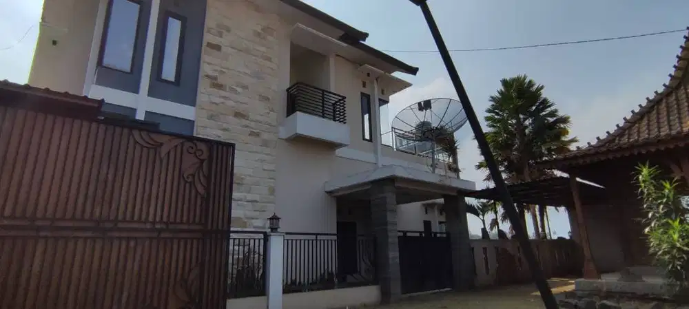 Rumah Istimewah dan Pendopo