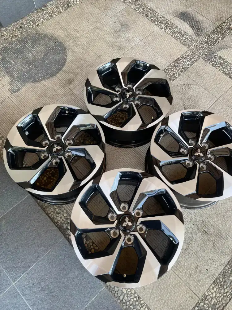 Velg all new pajero sport ring 18 tahun 2025