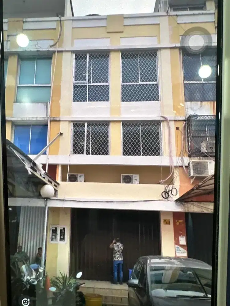 Ruko Grosir Cempaka Mas