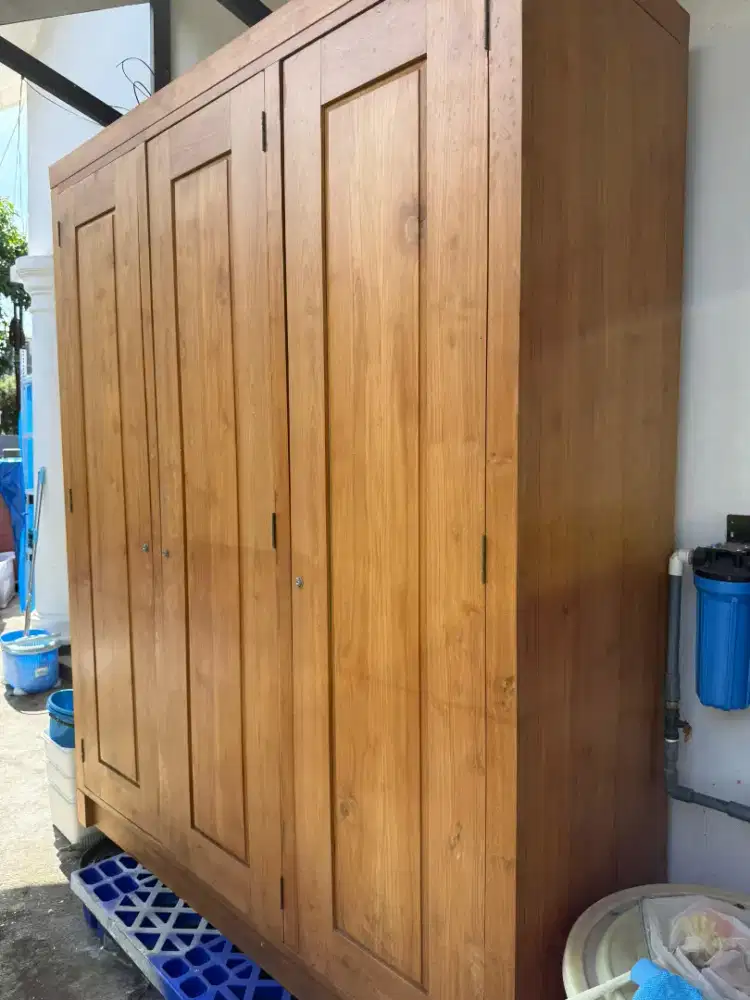 Lemari 3 pintu jati jepara