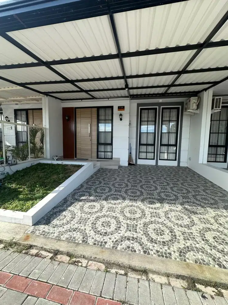 Dijual Rumah Pinggir Jalan Utama