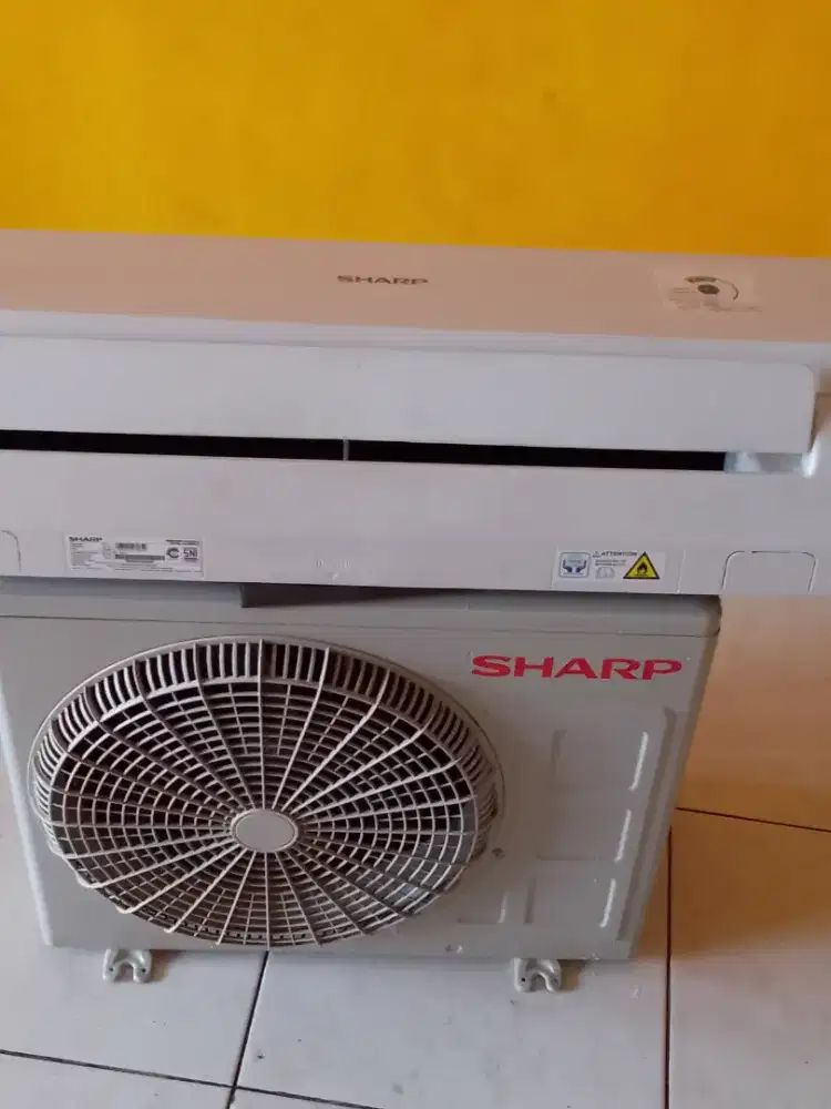 Di jual AC Sharp 1 PK