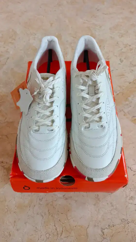 Ortuseight Jogosala Vanquish Sz. 44/28cm