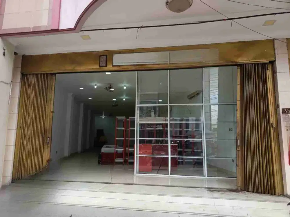 Di sewakan Ruko  cantik di  Margahayu,  Bekasi.