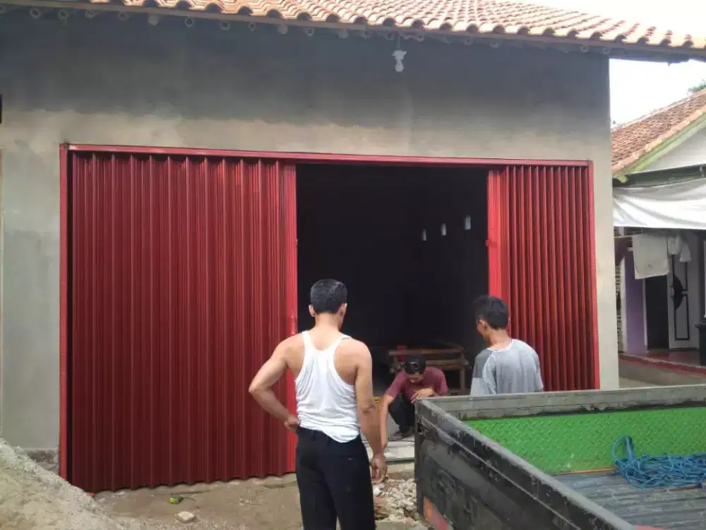 Rollimg door galvanis folding gate