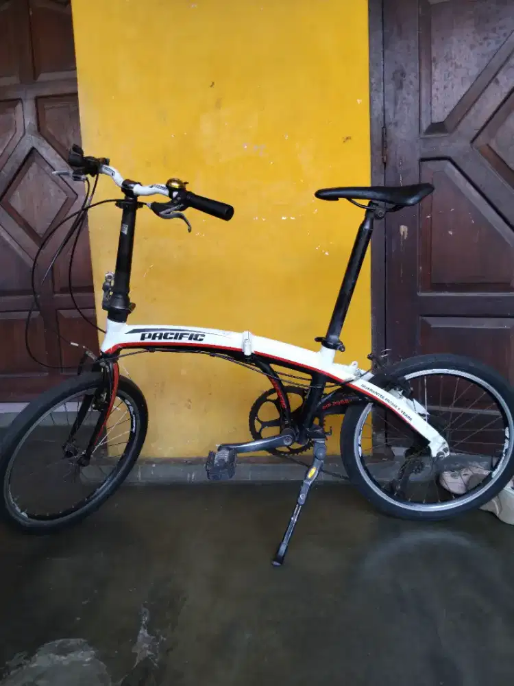Sepeda lipat pacific