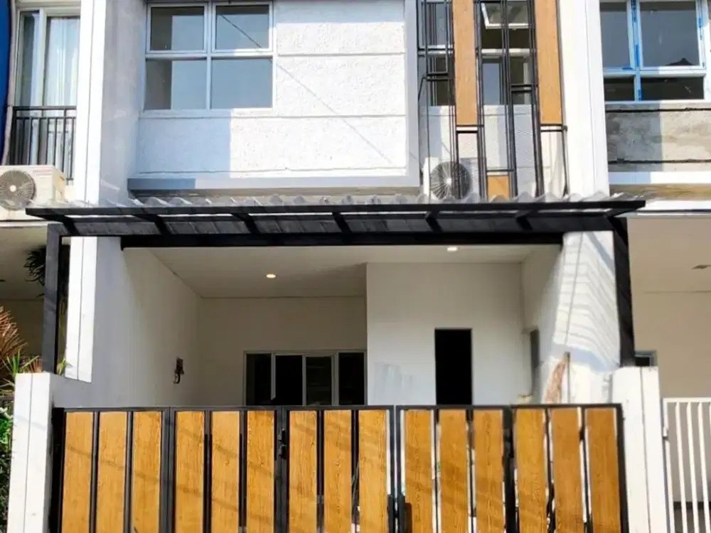 Rumah Di Cengkareng,Jakarta Barat - Bangunan 3 Lantai
