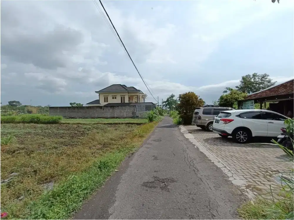 Jl Kaliurang km 8, Peruntukan Villa dan Homestay, Area Resto