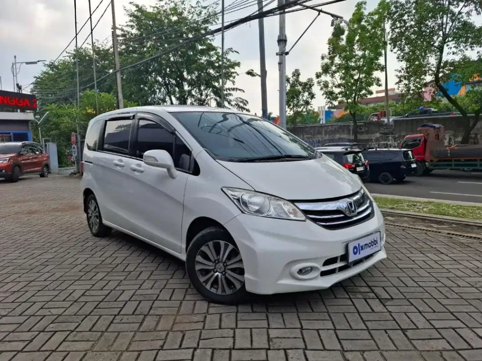 LOW DP Honda Freed 1.5 S Bensin-AT 2013 SYW