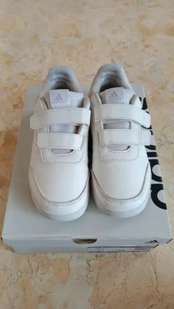 Preloved Sepatu Anak Adidas Tensaur Sz. 32/19cm Original