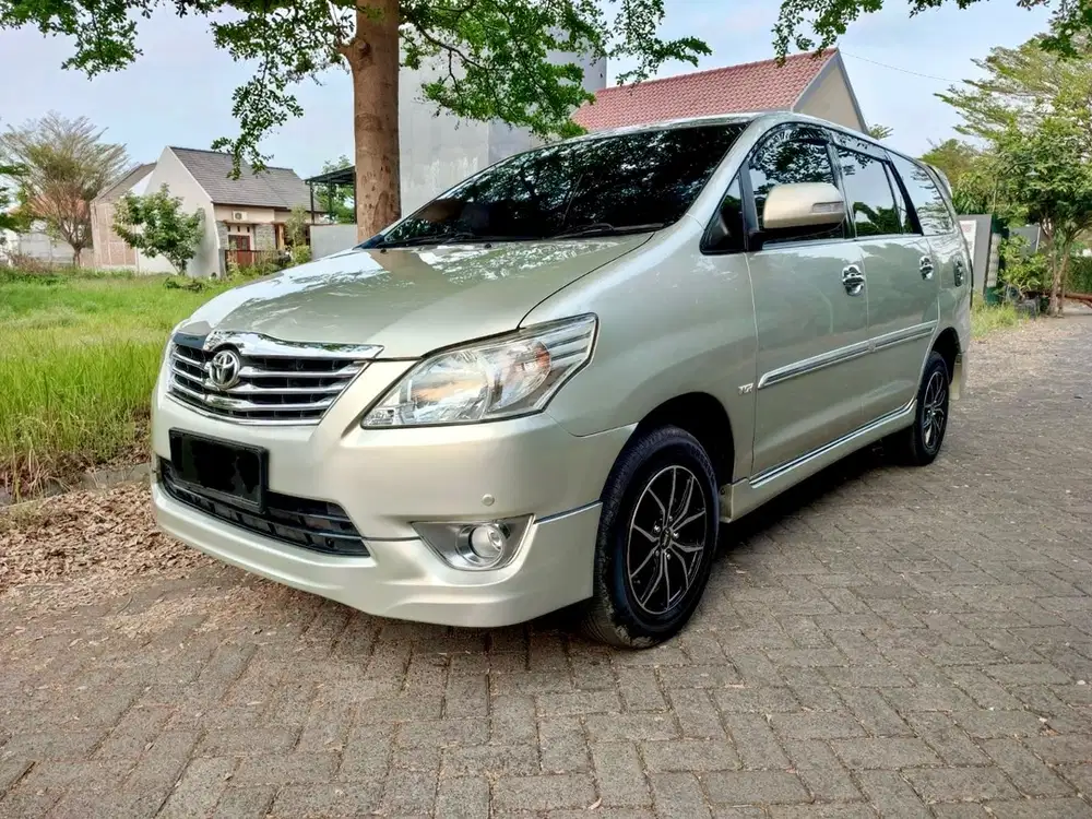 Toyota Kijang Innova 2011 Bensin