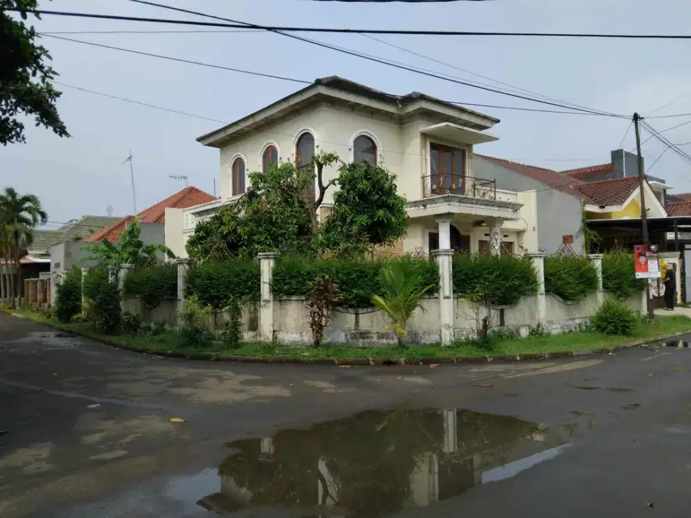 Rumah Huk 2 Lantai Bisa difungsikan untuk Kos Kosan di Griya Loka BSD