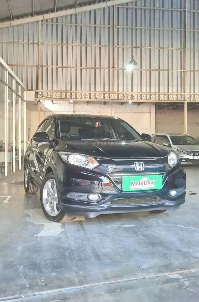 Honda HRV E Automatic 2018 Dp 5 juta Nyaman