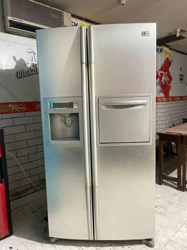 Kulkas side by side LG Dijual murah