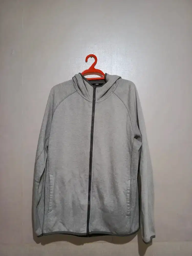 Uniqlo White Tech / Windbreaker