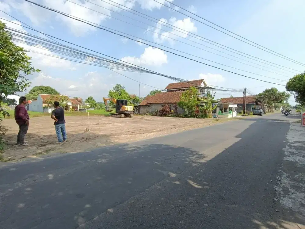 Jl Raya Berbah Kalasan, 10 Menit Candi Prambanan