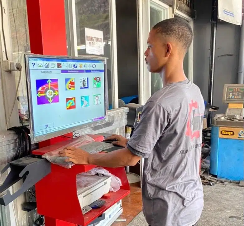 Lowongan Asisten Mekanik Mobil