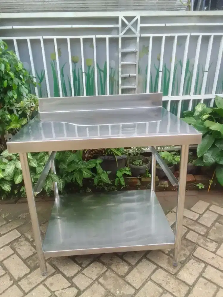 Meja stainless 2susun beacples ukuran 90x70x85.