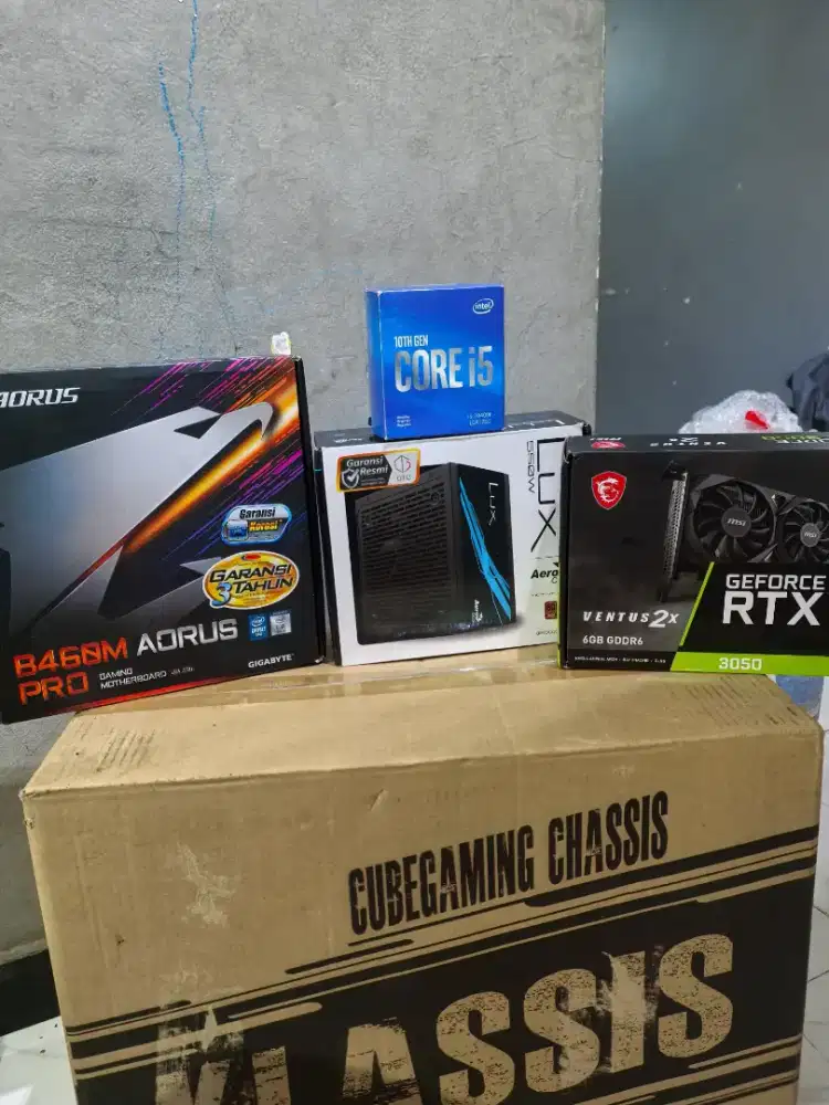 PC GAMING LIVE STREAMING RENDERING HIGH END PART PREMIUM