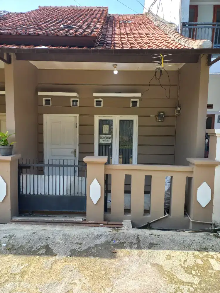 DI SEWAKAN RUMAH HUNIAN NYAMAN DAERAH  JALAN JATIHANDAP CICAHEUM