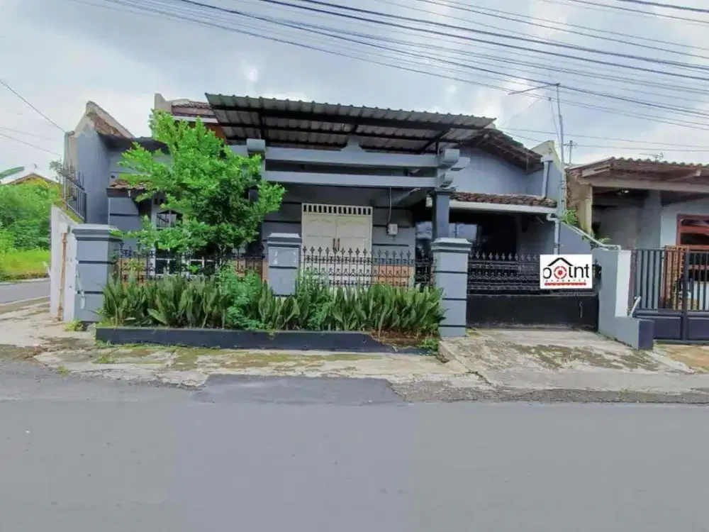 Rumah Bagus 1,5 Lantai Dekat ke Kampus UNISRI