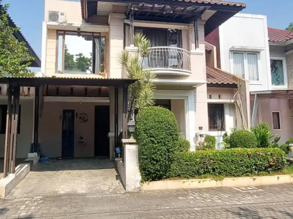 Dijual Rumah di Kota Baru Parahyangan Bandung, 2 Lantai Semifurnished