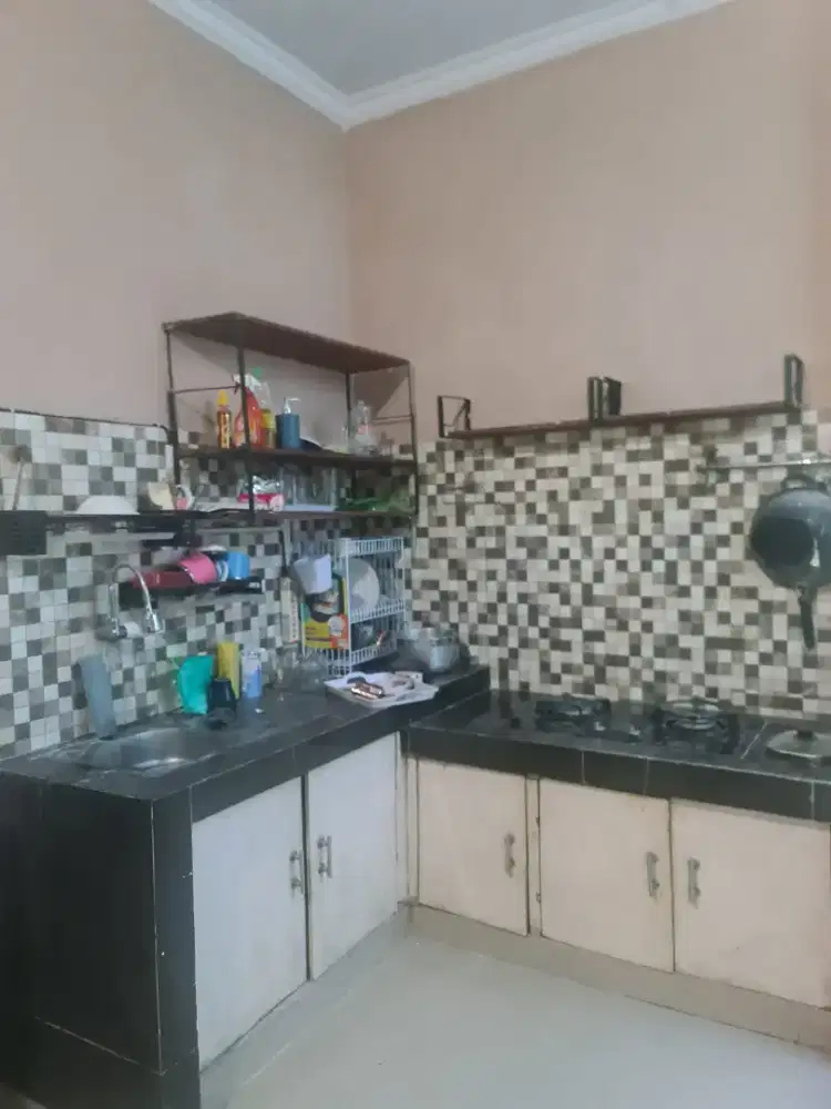 DIKONTRAKAN RUMAH RENOV TYPE 110 STRATEGIS DEKAT JAKARTA TIMUR