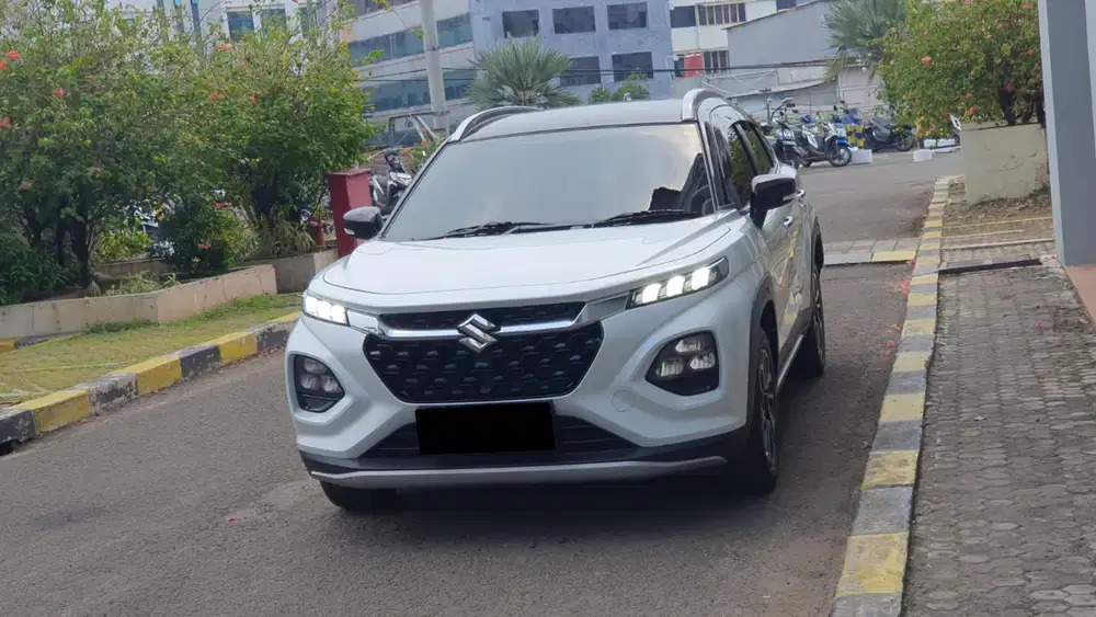 Km18rb suzuki fronx gx hybrid 2025 putih