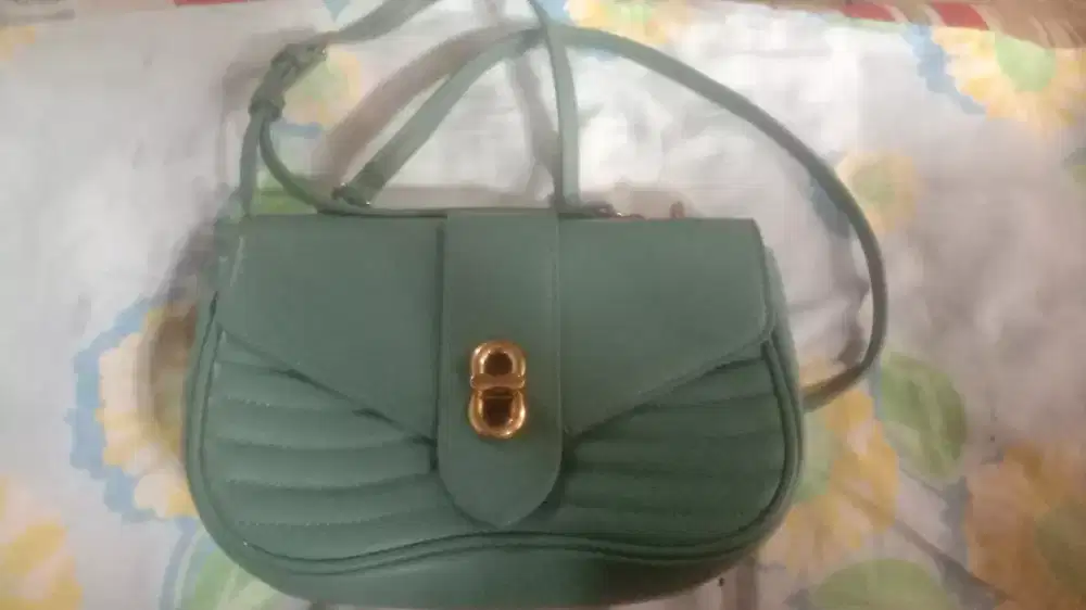 TAS CHARLES & KEITH ORI PRELOVED