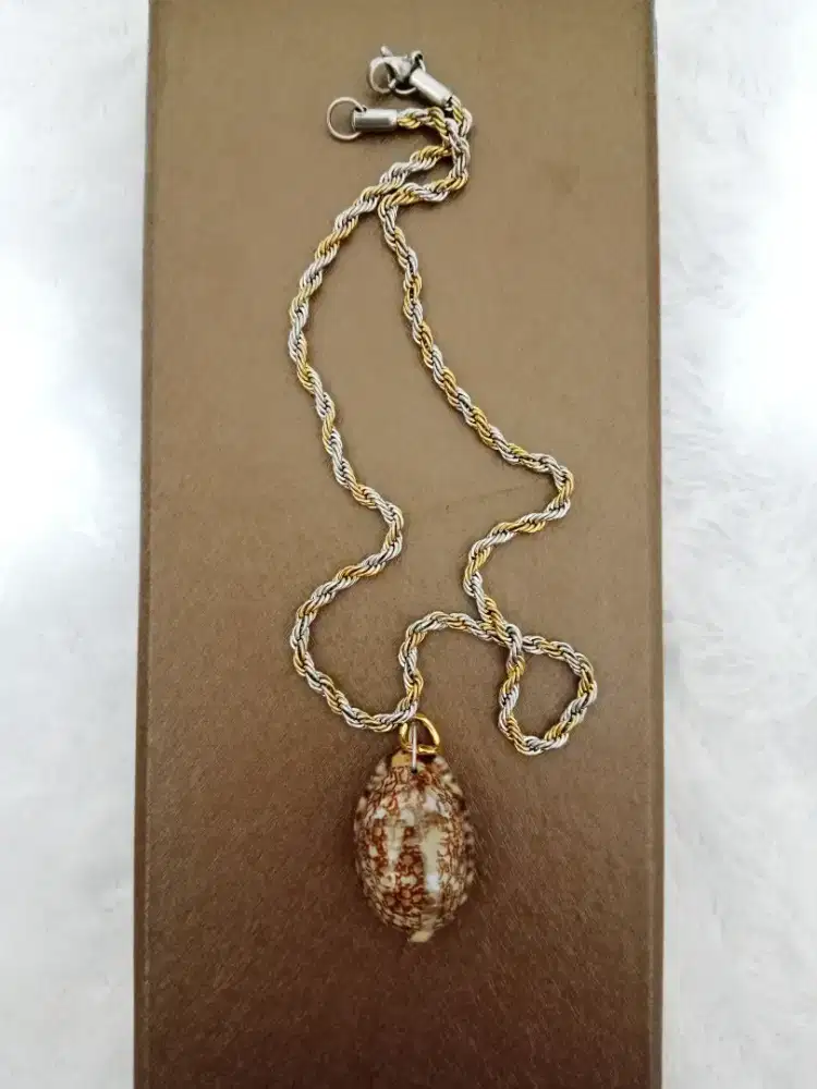 LIONTIN antik + KALUNG TITANIUM impor Harga 120  pas lokasi Cilebut