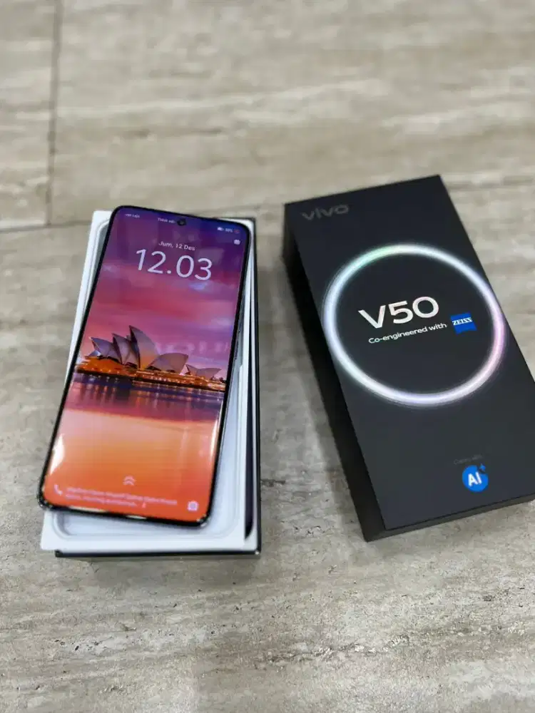 Vivo v50 ram 12/256 fullset mulus garansi july2026