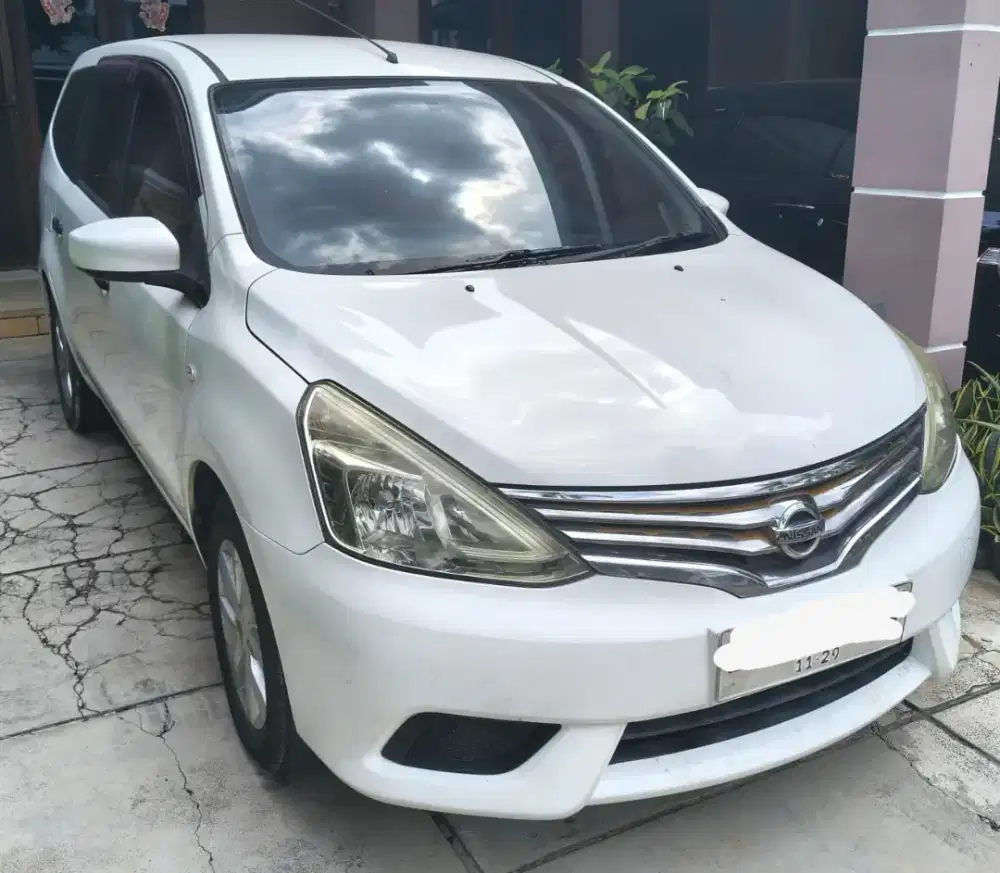 Nissan Grand Livina SV AT 2014