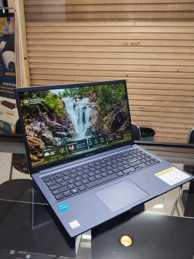 Asus Vivobook A1502ZA i3 1215U RAM 8GB SSD 512GB NVMe Layar 15.6 FHD