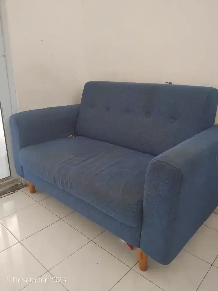 Sofa kondisi baik