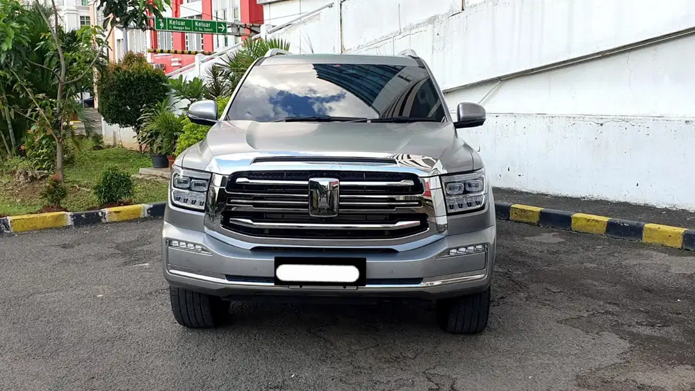 Km8rb gwm tank 500 hev hybrid 4x4 awd 2024 pakai 2025 silver