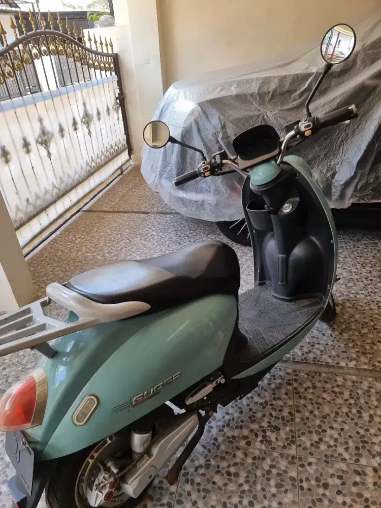 Sepeda Motor Listrik Uwinfly Golden Turtle Biru