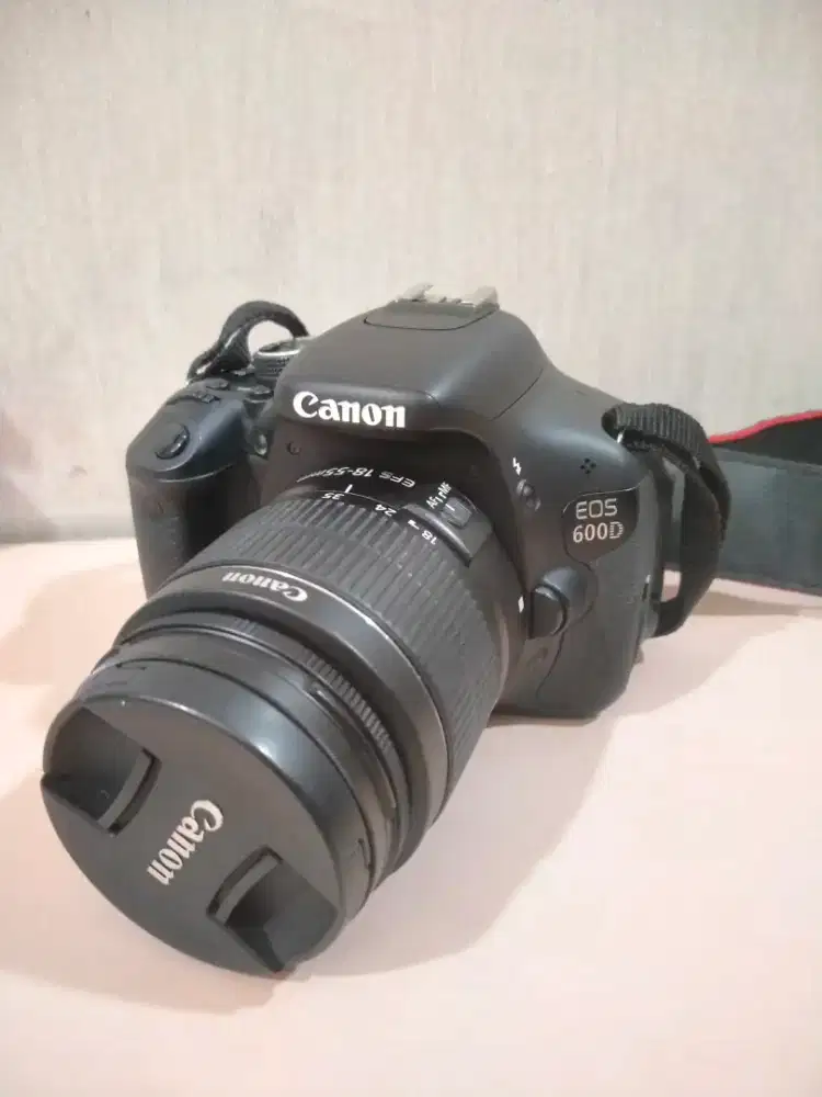Jual kamera DSLR Canon EOS 600D
