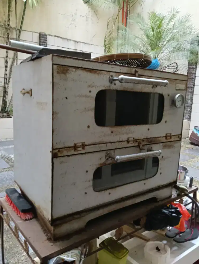 Oven bekas ukuran 83x68x58