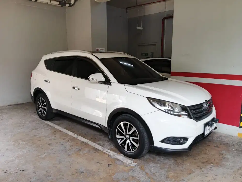 DFSK Glory 580 Luxury 2019 (seri tertinggi)