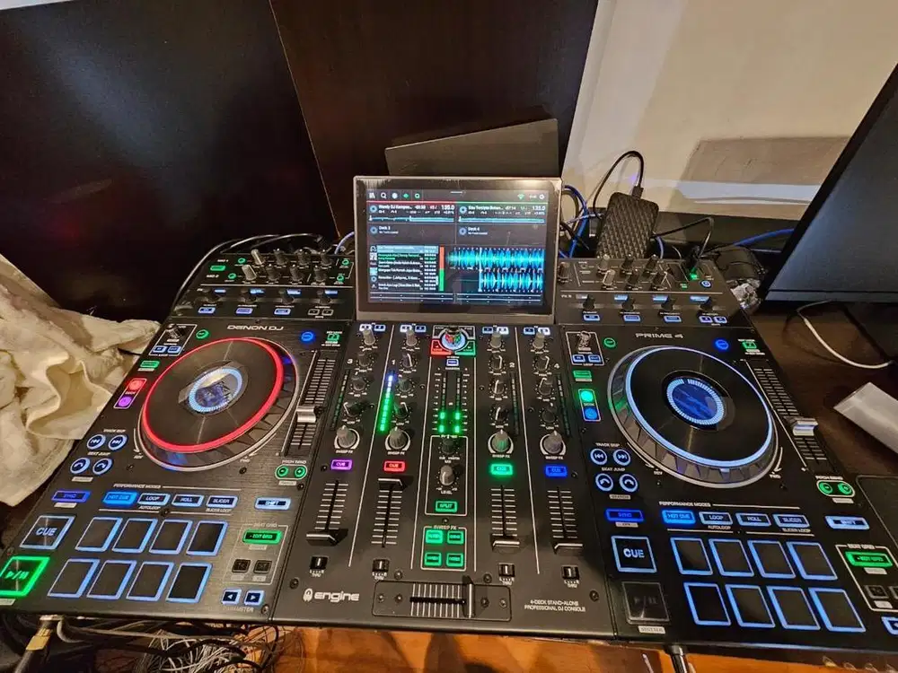 DJ Denon Prime 4 Stand Alone