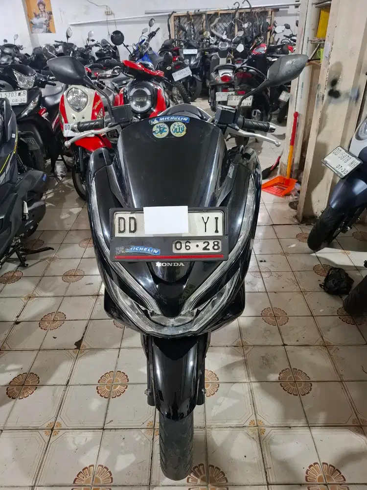 Honda PCX abs 150cc 2018 hitam