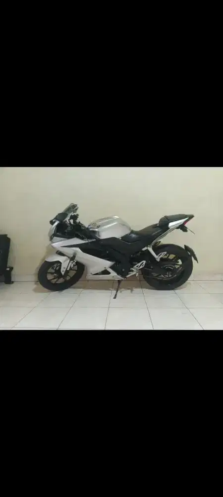 Yamaha R15 v3 Silver