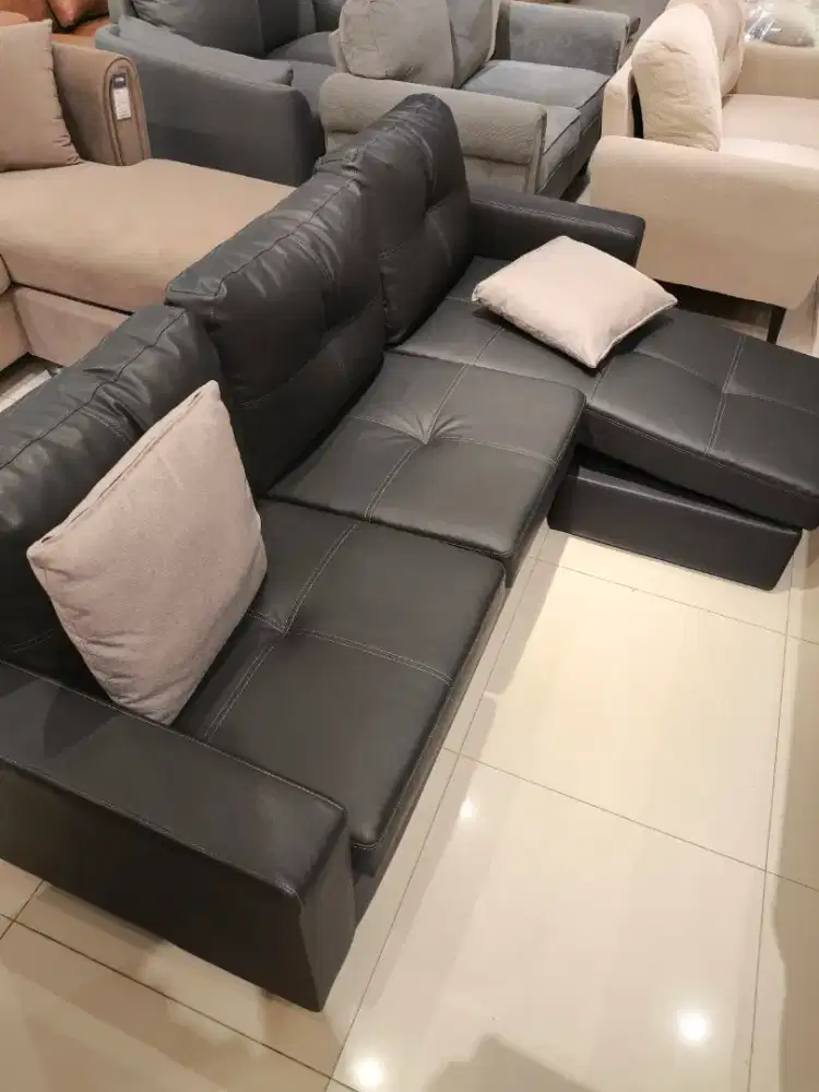 Sofa corner hitam