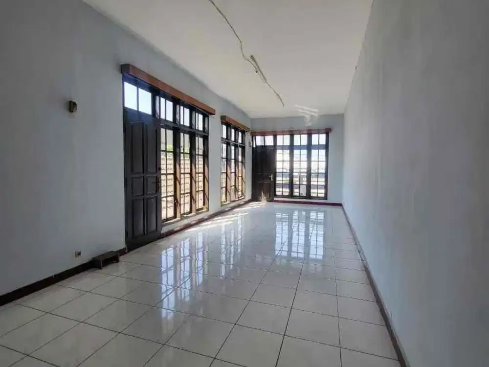 Disewakan Rumah Mainroad Antapani Cocok untuk Kantor Strategis