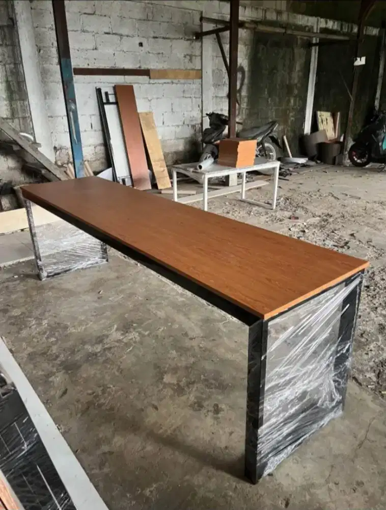 Meja Kerja / Meja Meeting / Meja Kantor