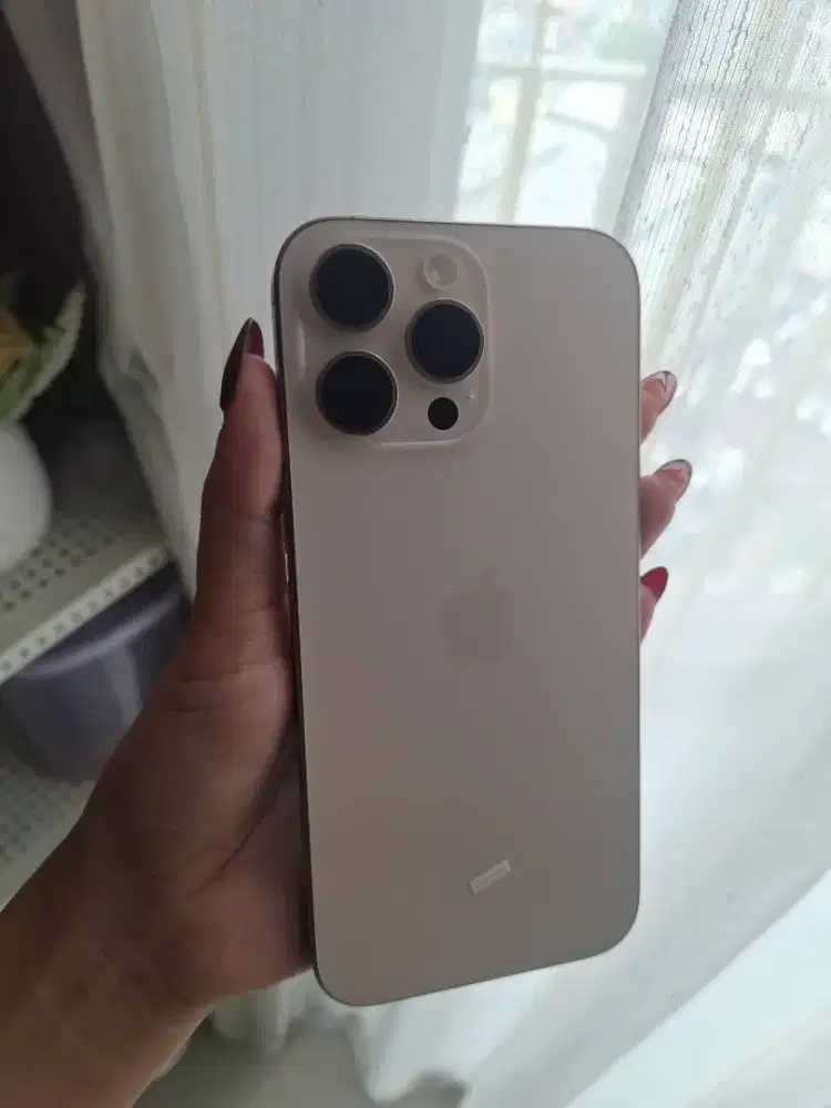 Iphone 16 pro max ram 256