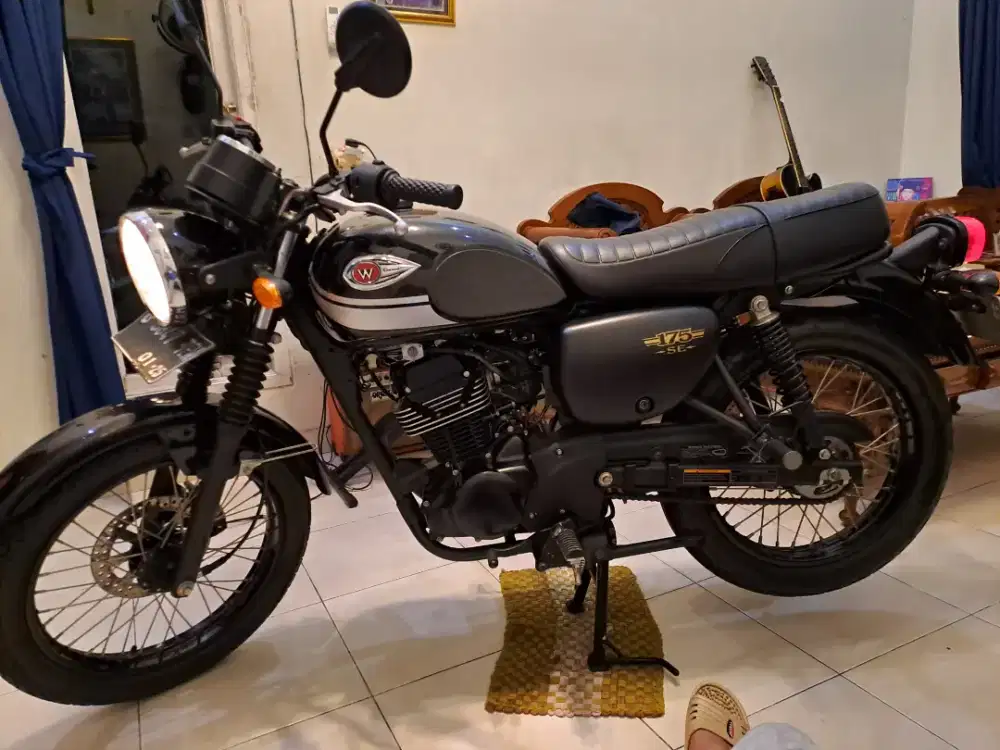 Kawasaki W 175  SE 2019/2020 ( B.DKI)