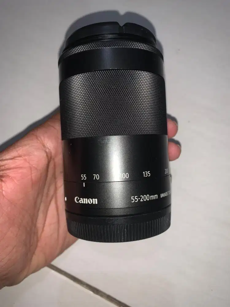Lensa kamera Canon EFM 55 - 200mm