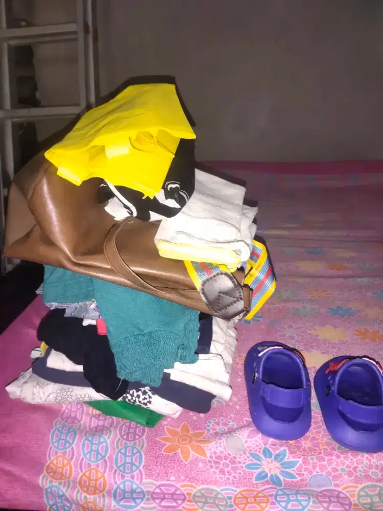 Baju bekas layak pakai