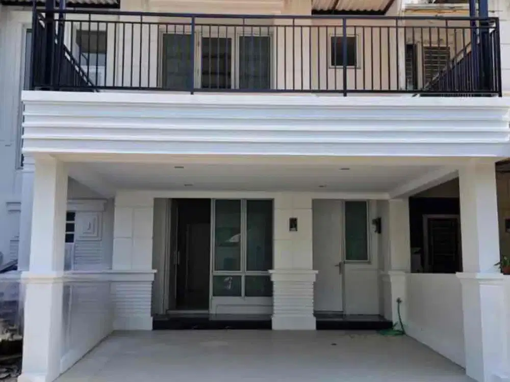 Rumah full renovasi siap huni di Kota Wisata cibubur